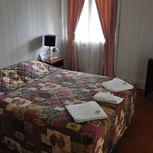 Australian Hotel